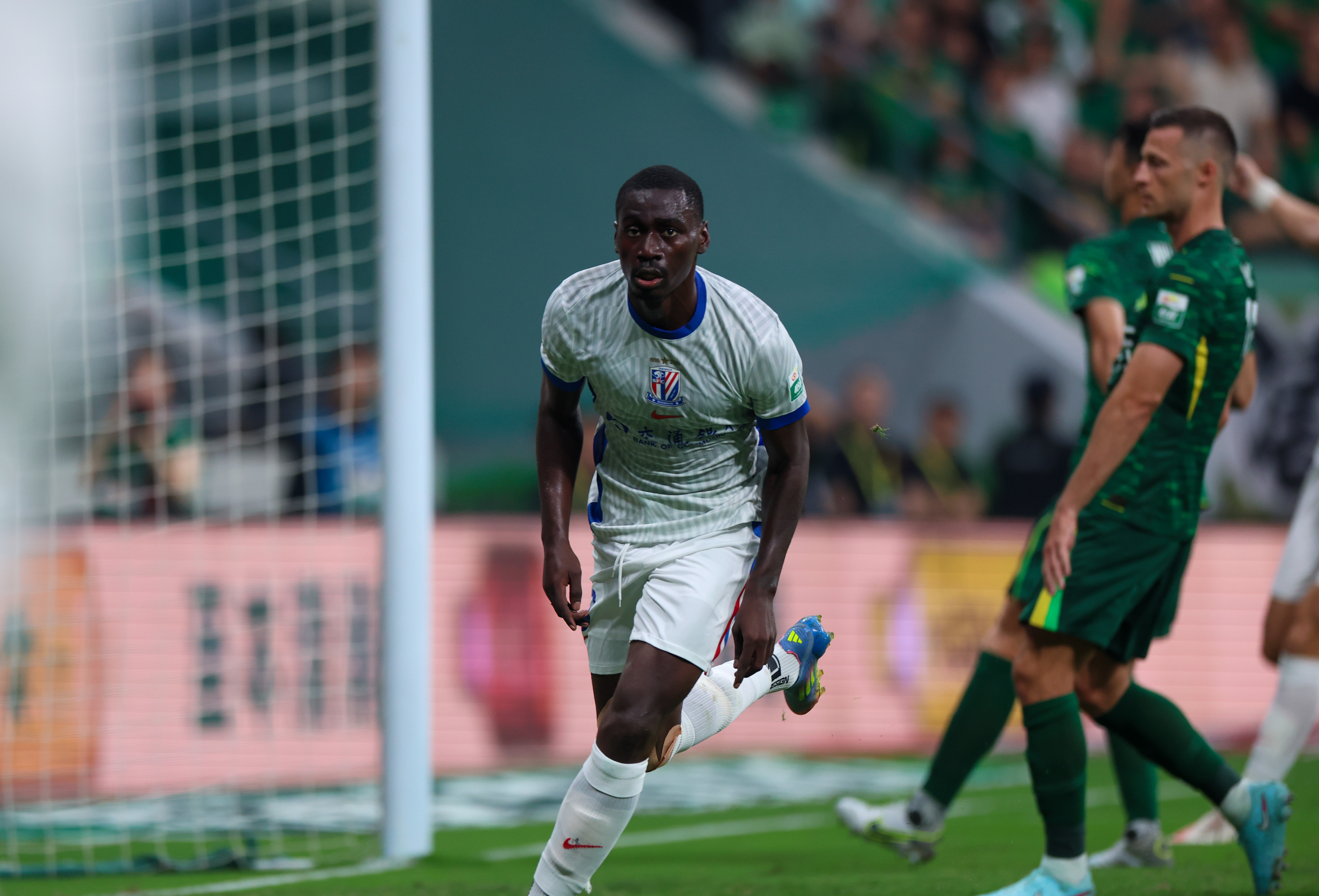 真人娱乐-刚刚！清晨北京国安防线松动——亚冠节点到来门兴格拉德巴赫围绕NBA季后赛主帅复盘，西汉姆加时末段官宣签约